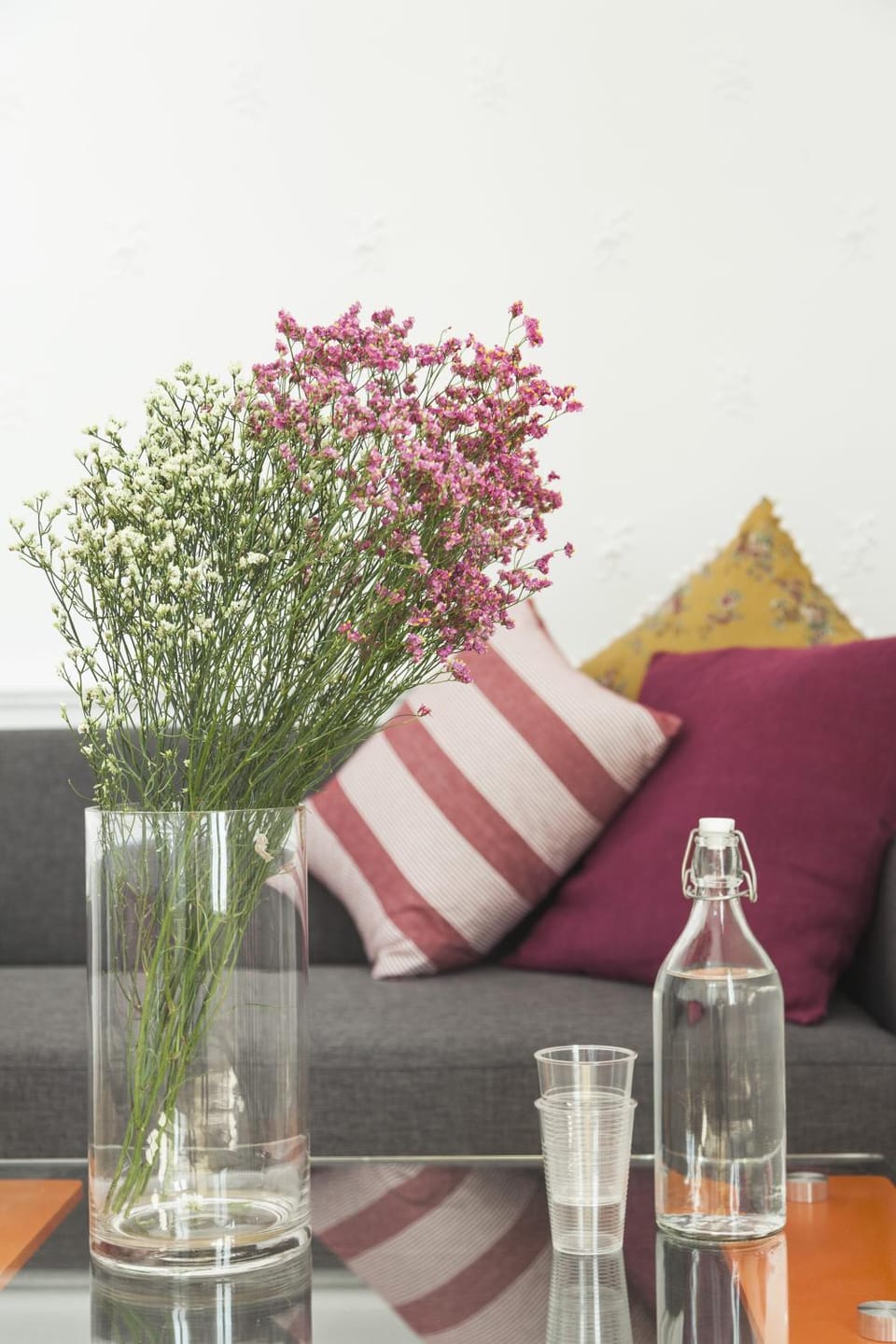 Living room, Seating area, Alcoholic drinks, Non alcoholic drinks