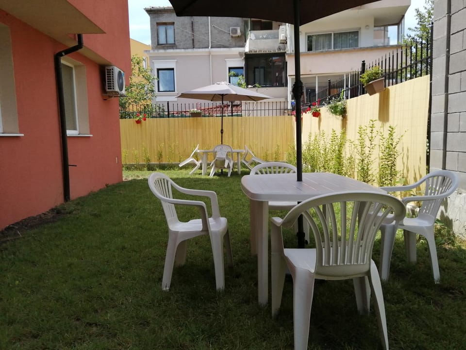 Patio, Garden