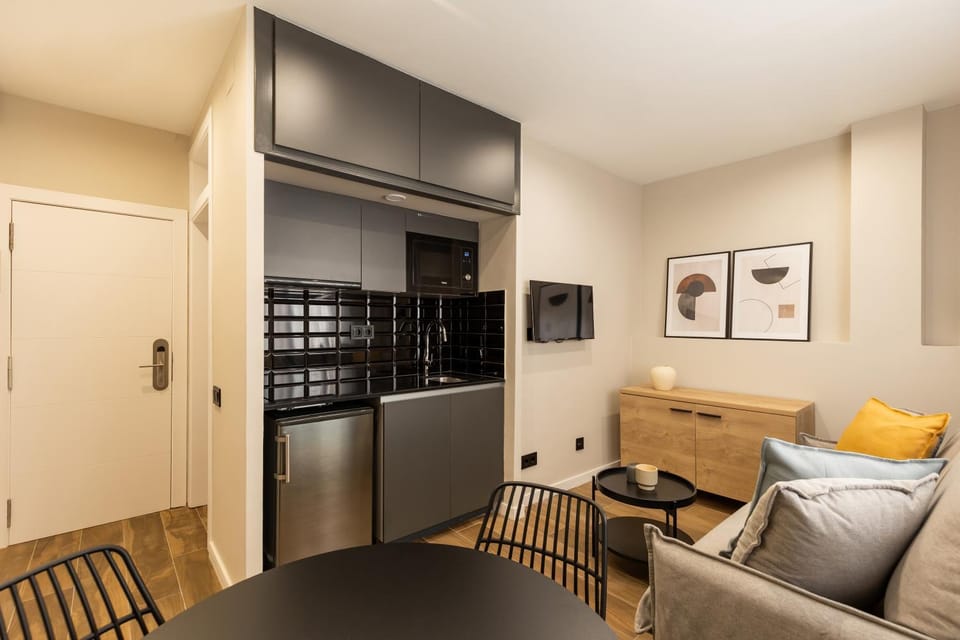 Kitchen or kitchenette, Living room