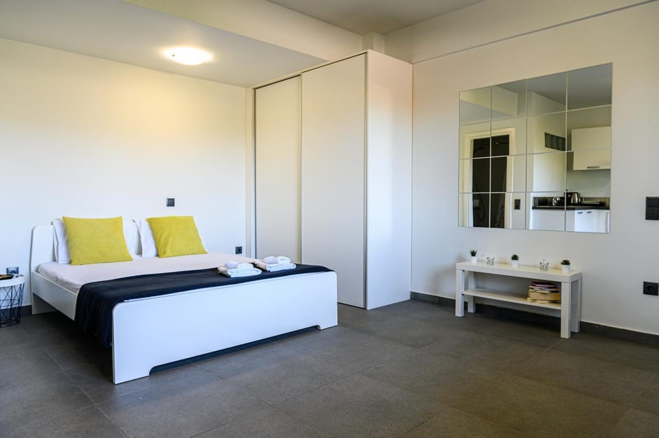 Minimal Studio in Nature, Exostis Nafplio Apartment in Argolis, Greece