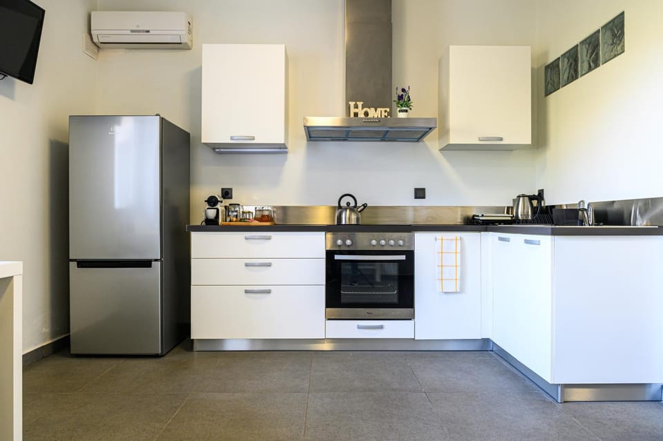 Minimal Studio in Nature, Exostis Nafplio Apartment in Argolis, Greece