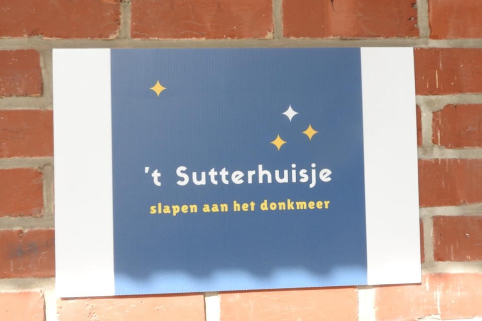 t Sutterhuisje, zalig slapen aan het Donkmeer House in Flanders