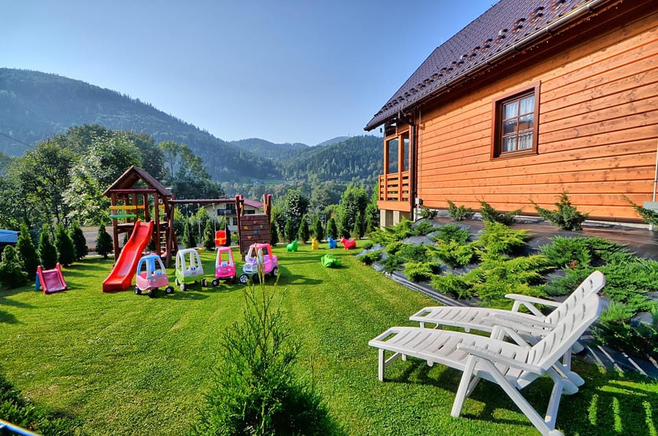 DOMKI NA WCZASOWEJ Chalet in Poland