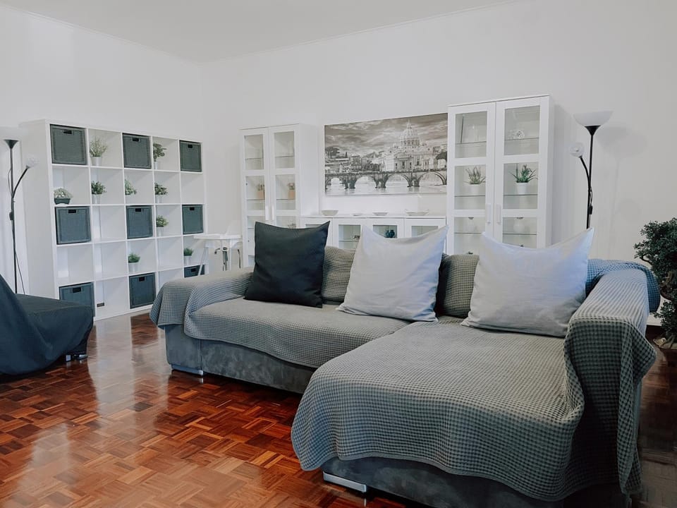 Bed, Living room, Seating area