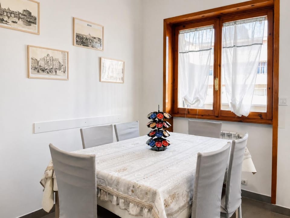 Decorative detail, Dining area