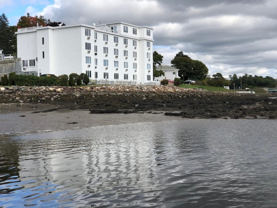 Property building, Natural landscape, River view, Sea view