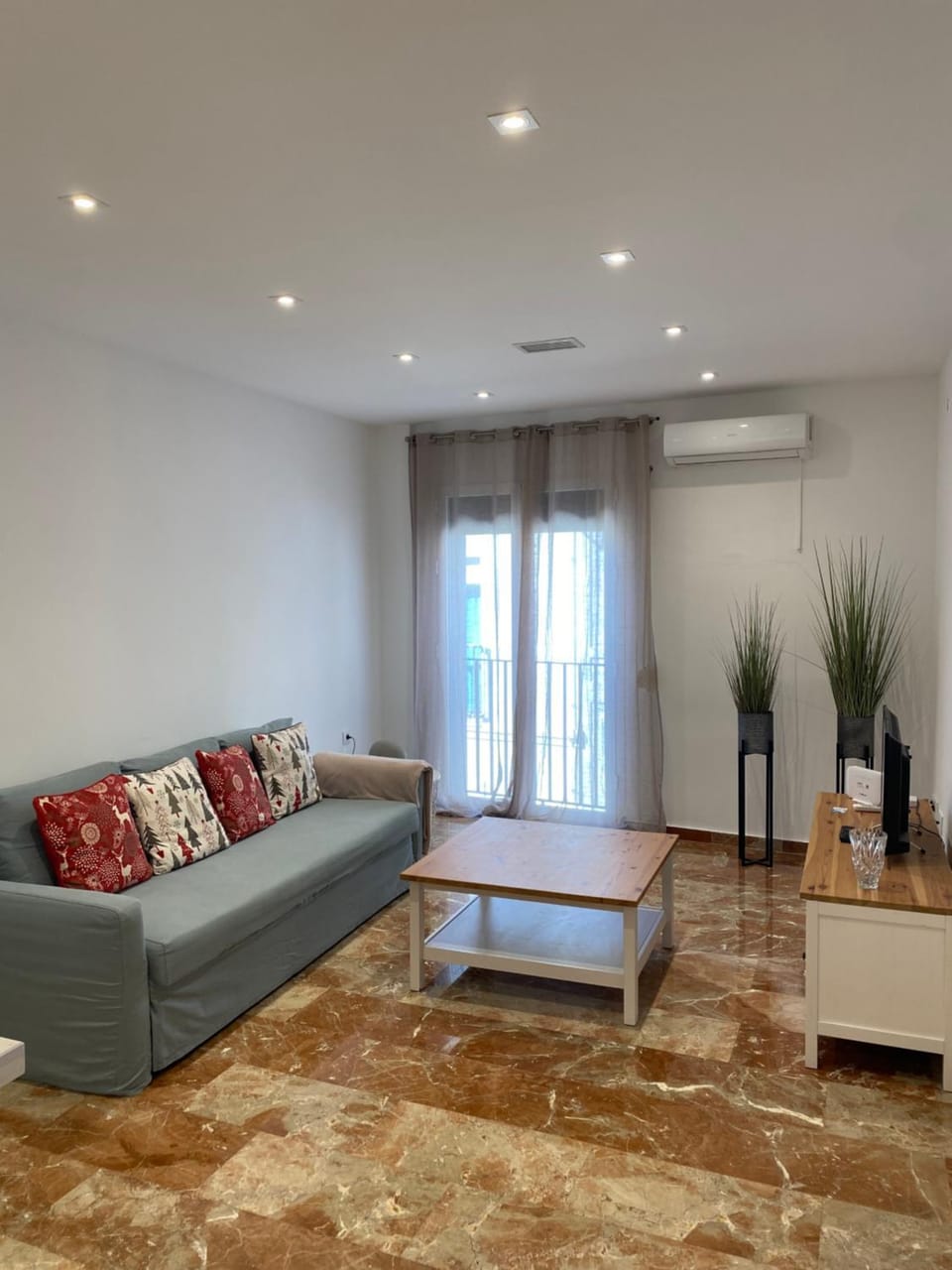Living room, Seating area, air conditioner