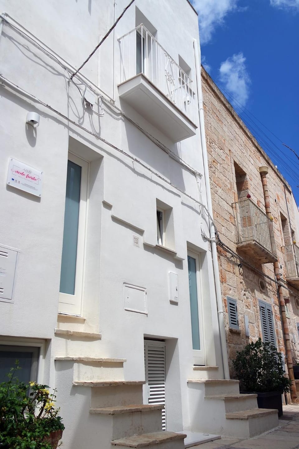 Facade/entrance