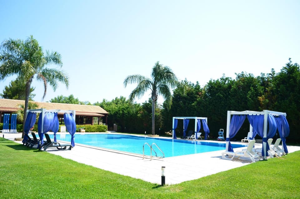 Swimming pool, Swimming pool