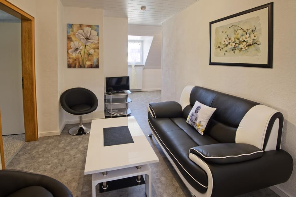 TV and multimedia, Living room, Photo of the whole room, Seating area