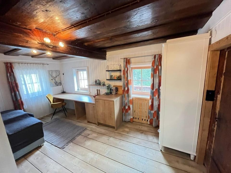 Bed, Coffee/tea facilities, Photo of the whole room, Seating area, Dining area, Bedroom, wardrobe