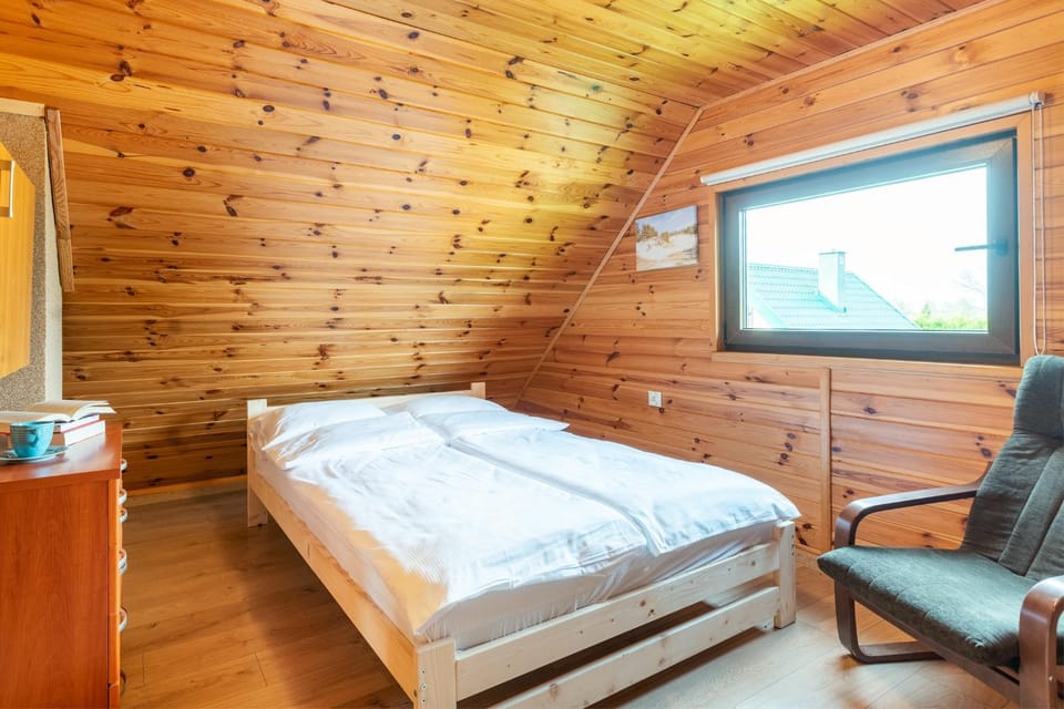 Bed, TV and multimedia, Photo of the whole room, Seating area, Bedroom