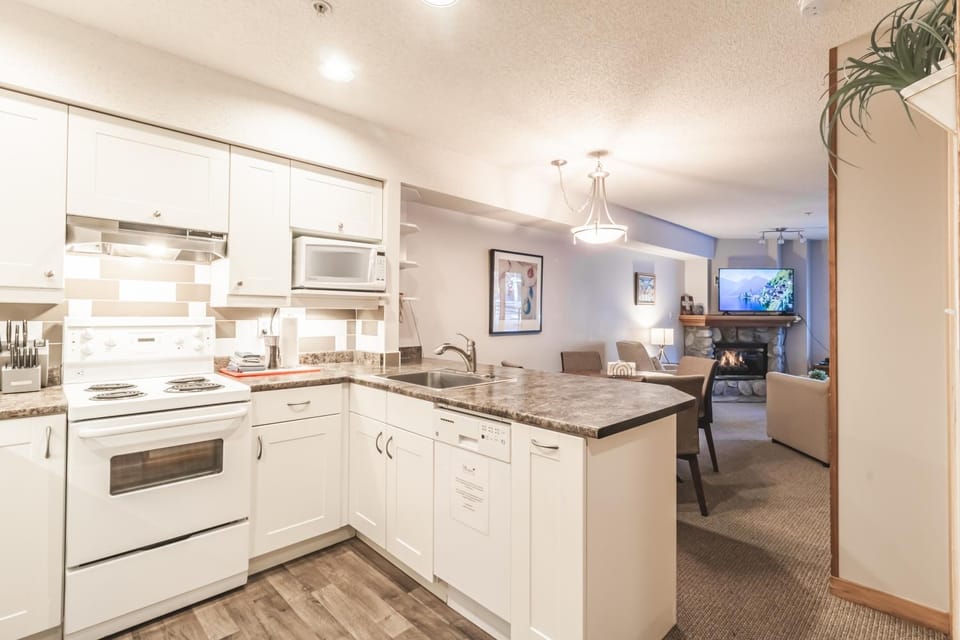 Kitchen or kitchenette