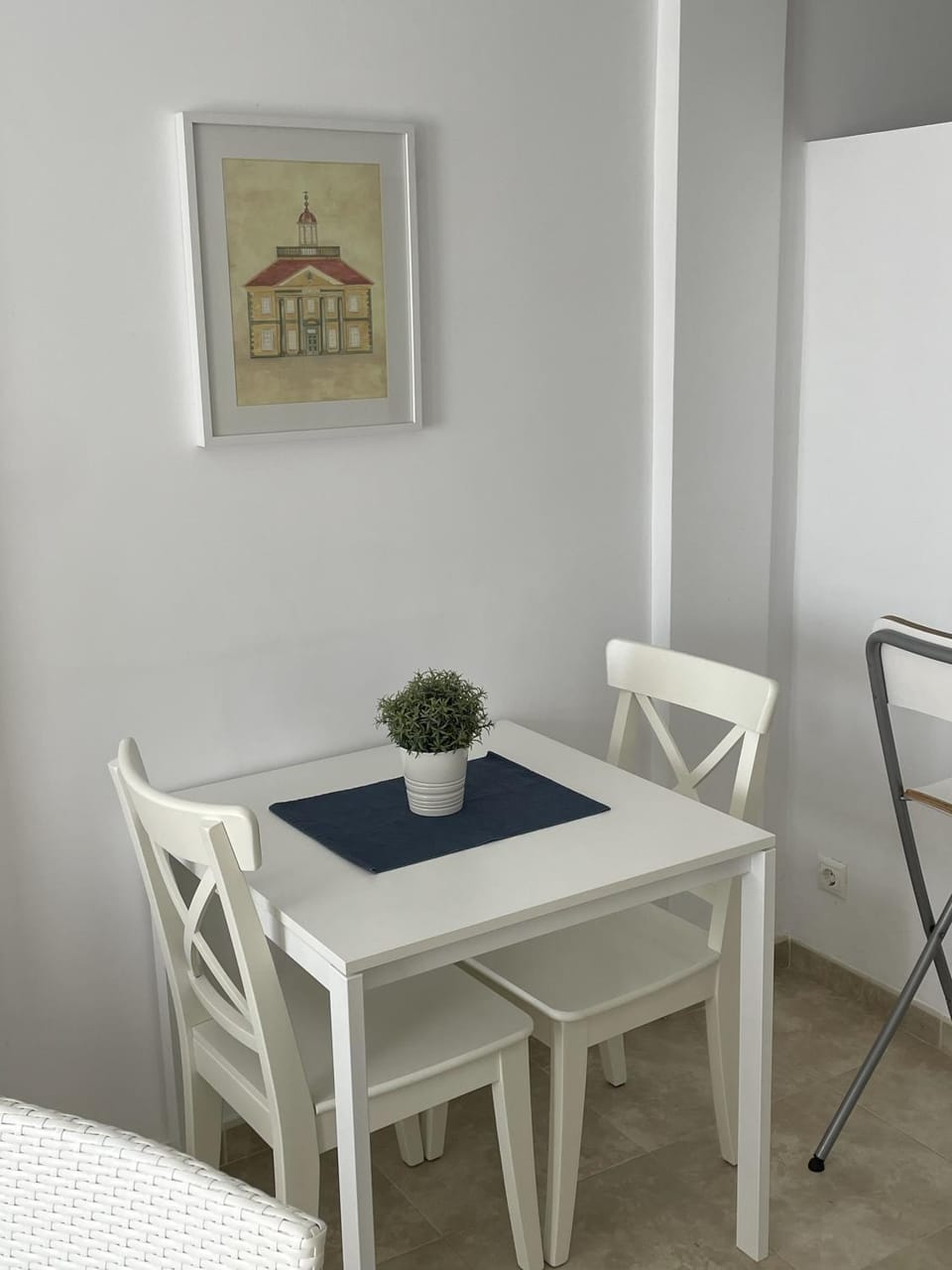 Seating area, Dining area