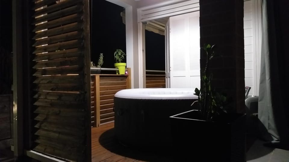 Hot Tub, Spa and wellness centre/facilities