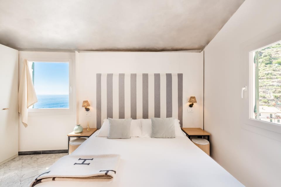 Bed, Photo of the whole room, Bedroom, Sea view