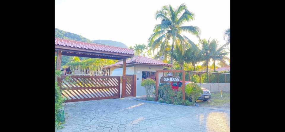 Flat Praia de Maresias Duplex a 150m da praia - Cond Sun House Apartment in São Sebastião