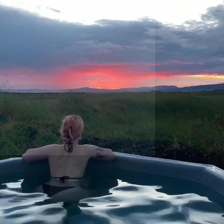 Hot Tub, Hot Tub