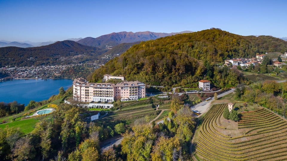 Property building, Bird's eye view, View (from property/room), Lake view, Mountain view
