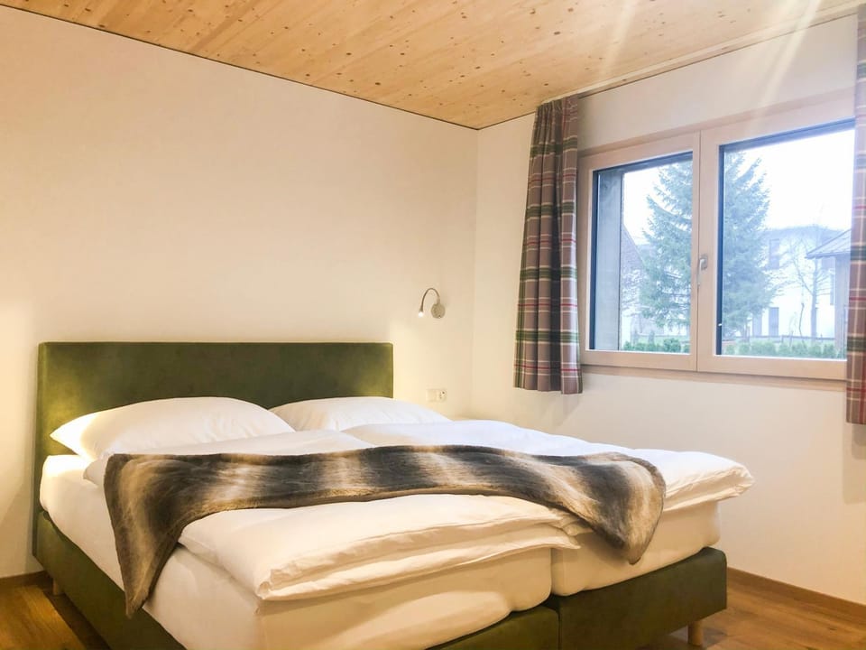 Bed, Photo of the whole room, Bedroom, Mountain view