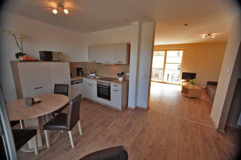Kitchen or kitchenette, Living room, Seating area, Dining area, pet friendly, stove