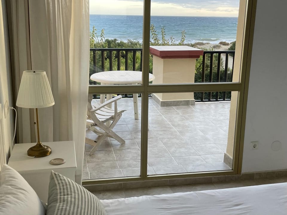 Bed, View (from property/room), Balcony/Terrace, Bedroom, Sea view, Sea view