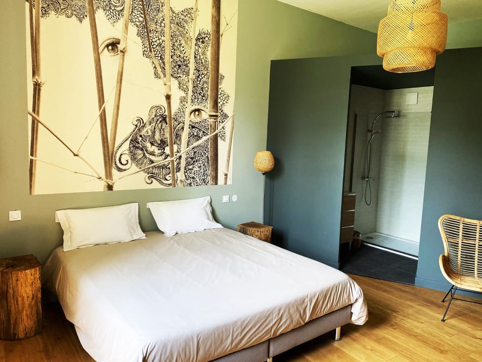 Bed, Bedroom
