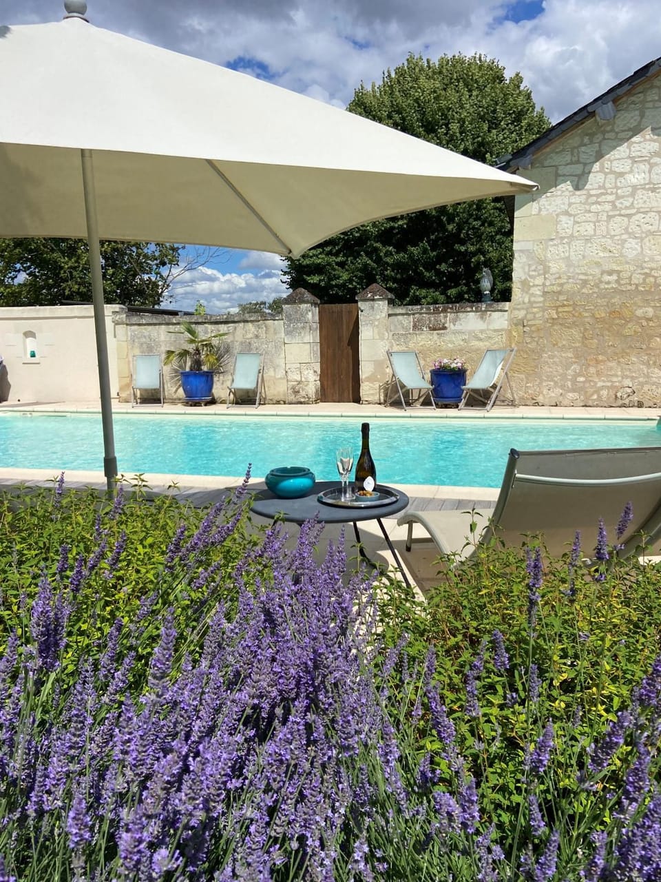 Swimming pool, sunbed