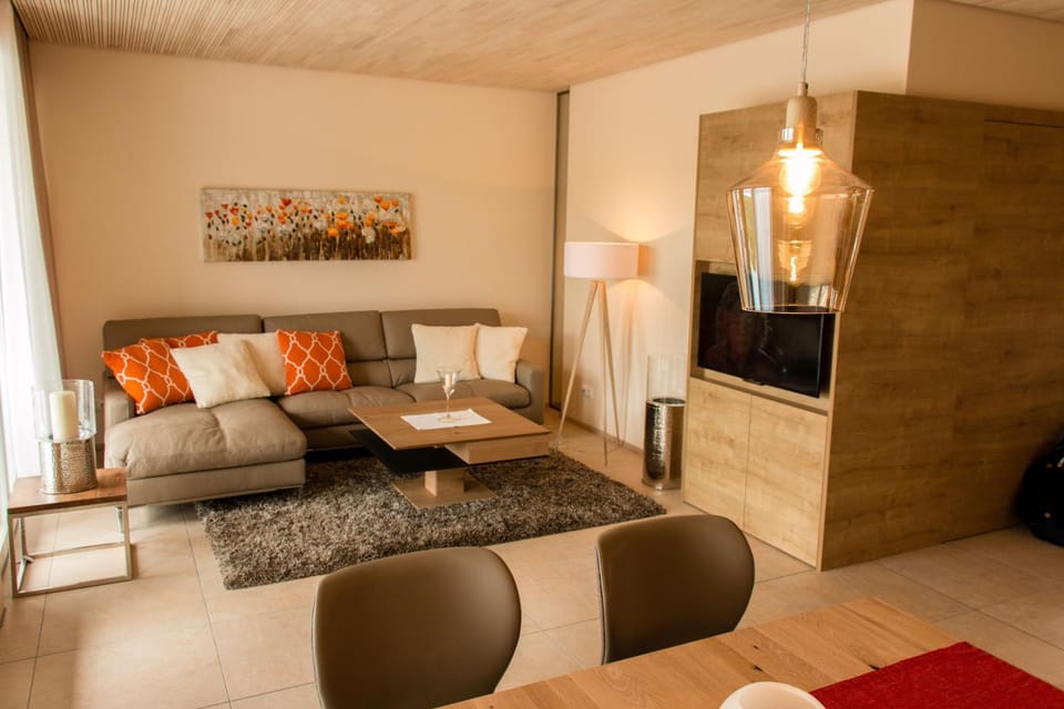 Balcony/Terrace, Living room, Photo of the whole room, Dining area