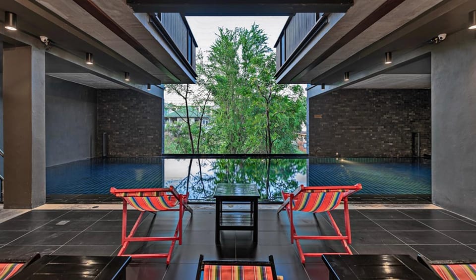Swimming pool