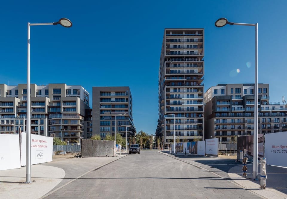 Property building, Neighbourhood