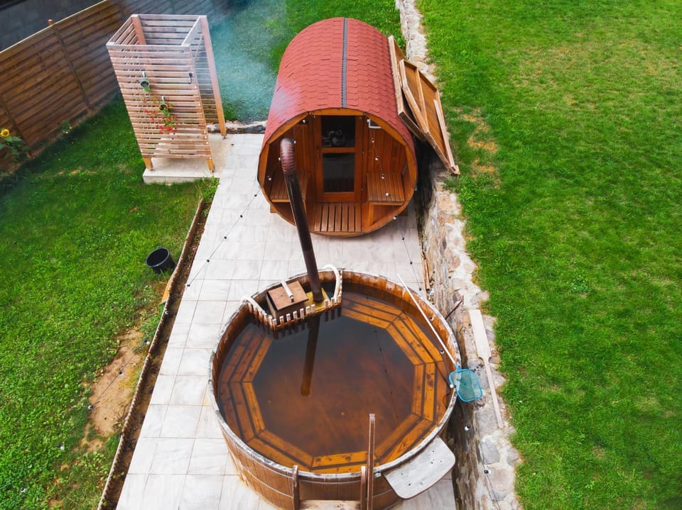 Sauna, Swimming pool