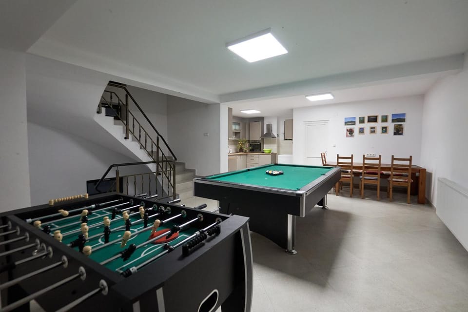 Activities, Billiard, Game Room