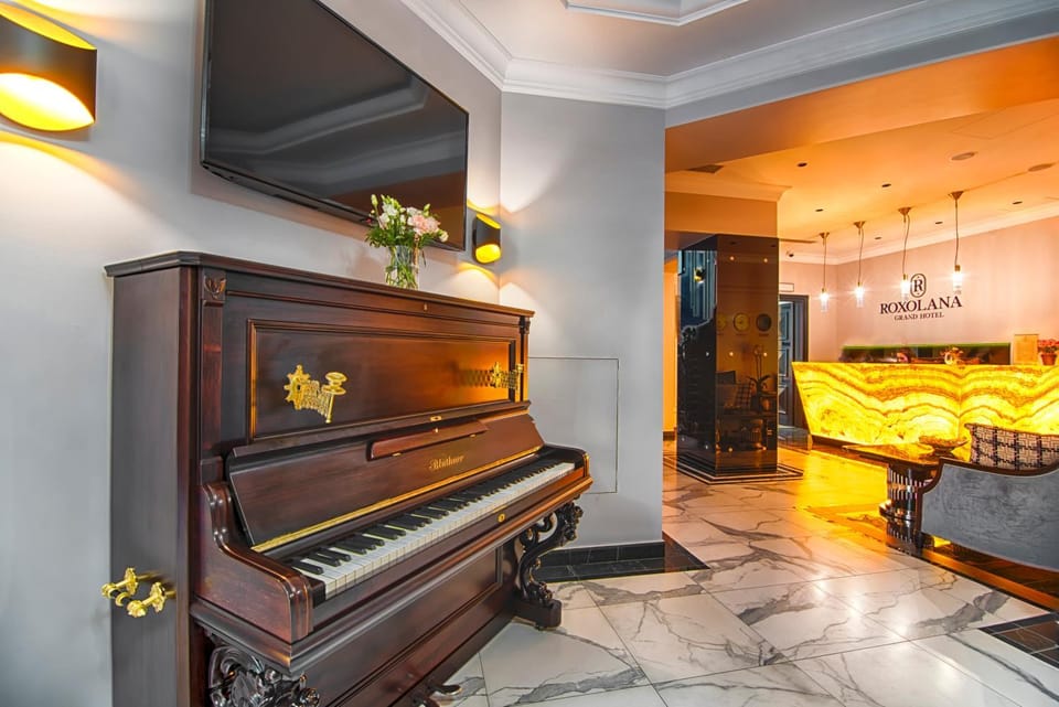 Lobby or reception, Lounge or bar