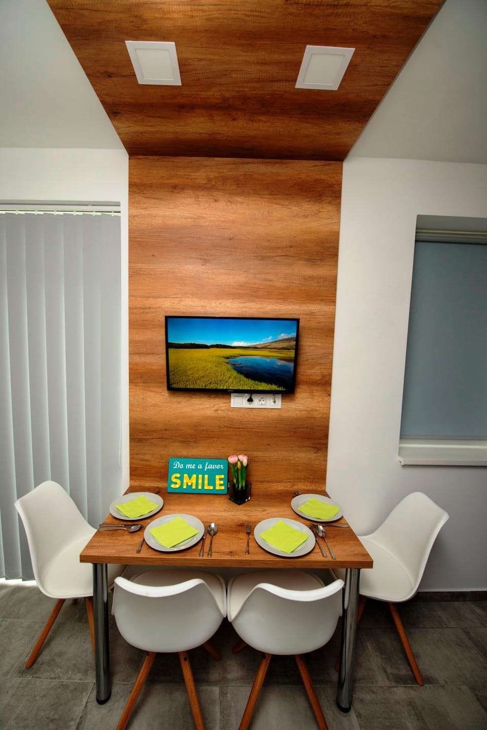 TV and multimedia, Dining area