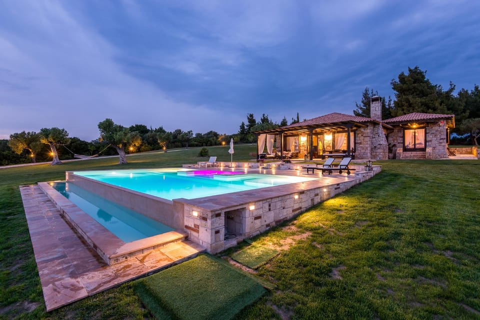 Property building, Pool view, Swimming pool