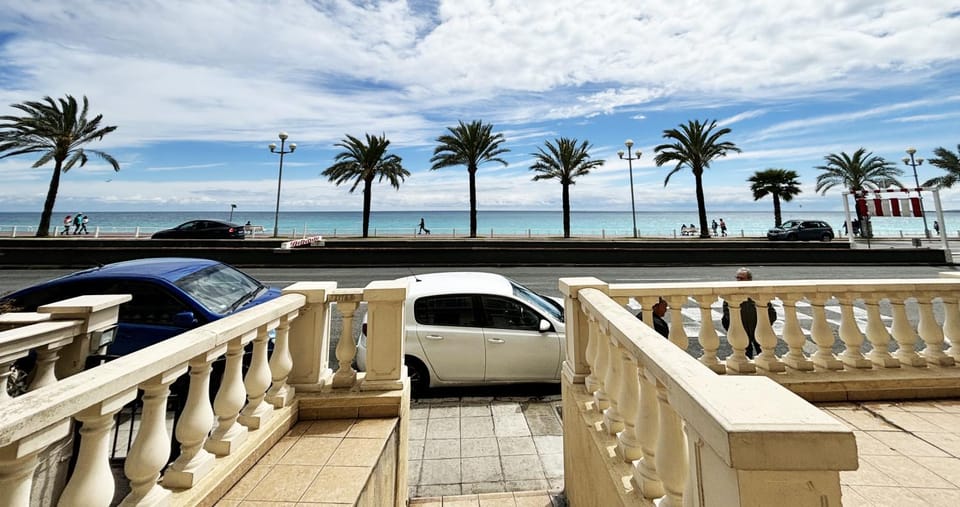 Facade/entrance, Sea view