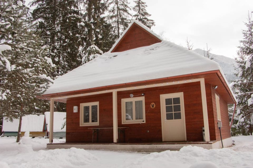 Shower, Natural landscape, Children play ground, Hot Tub, Bathroom, Living room, Bedroom, Parking, kitchen