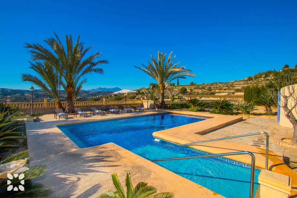 Nearby landmark, Day, Natural landscape, Mountain view, Pool view, Swimming pool, sunbed