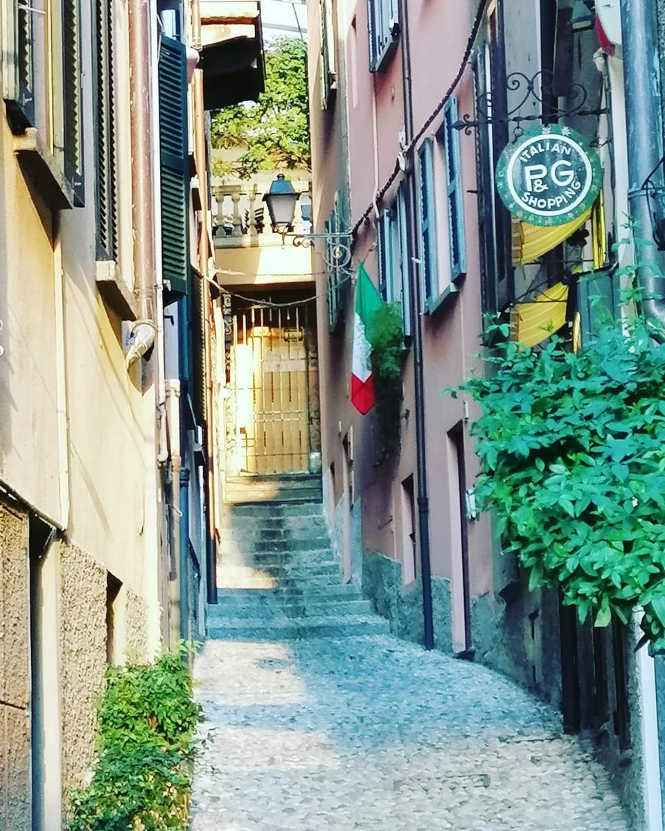 Neighbourhood, Street view