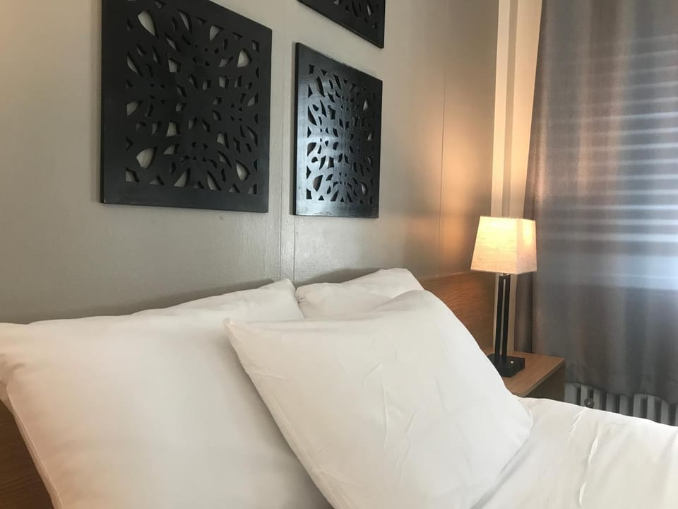 Bed, Decorative detail, Bedroom