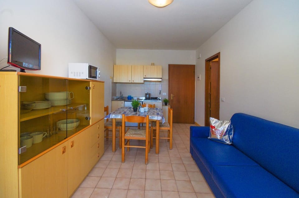 Kitchen or kitchenette, Living room, Dining area