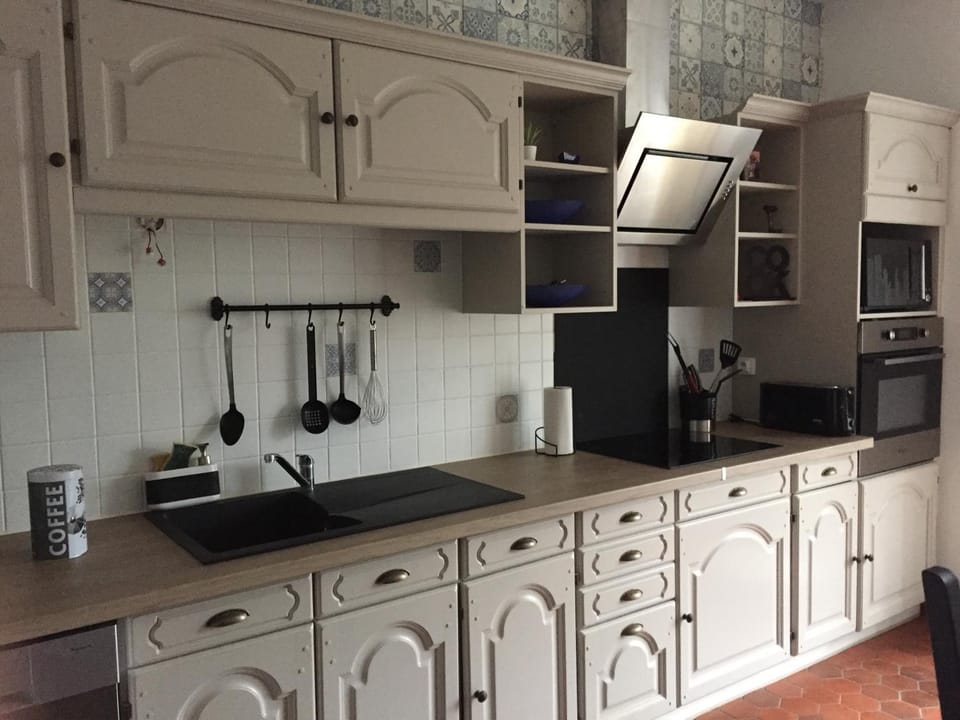 Kitchen or kitchenette, Communal kitchen