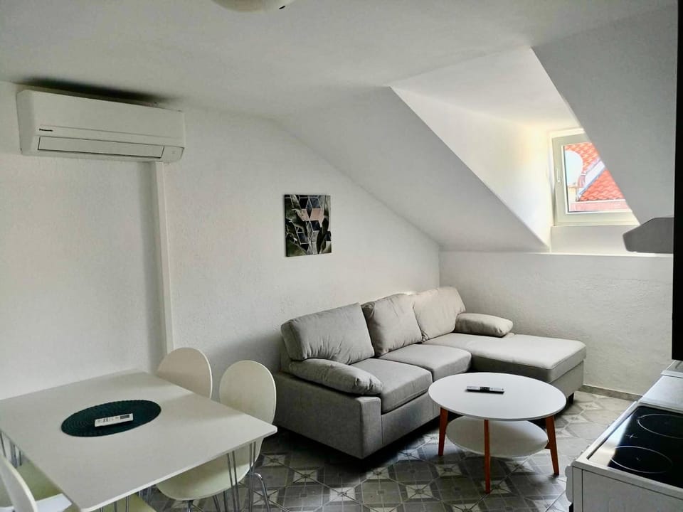 Villa Charlotte Orebić Apartment in Dubrovnik-Neretva County