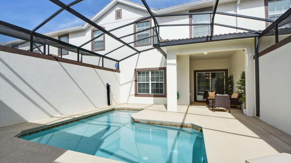 Swimming pool, Swimming pool