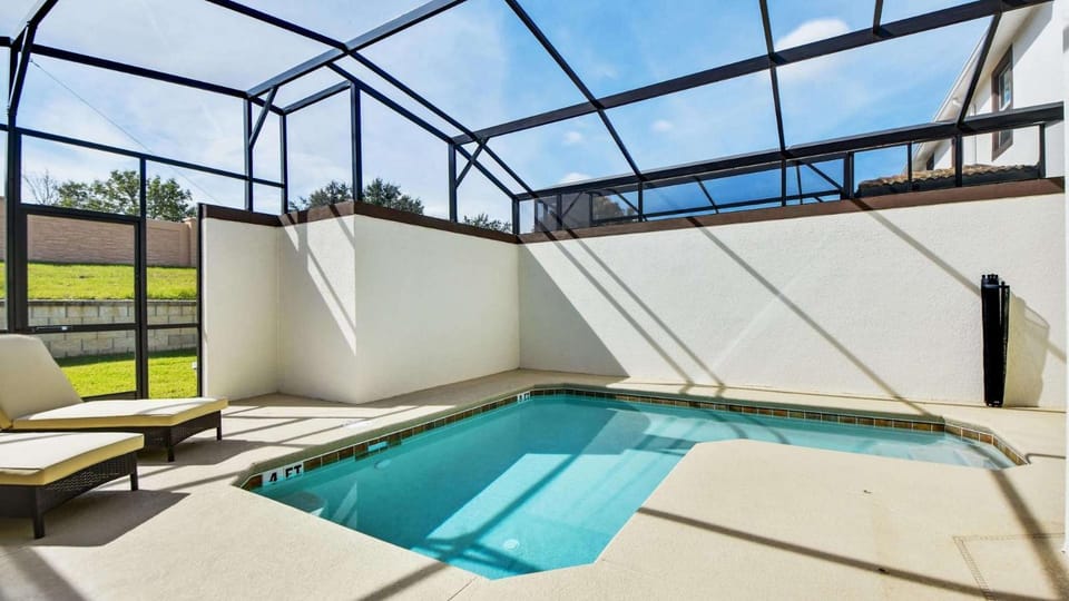 Swimming pool, Swimming pool