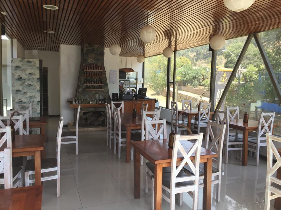 Restaurant/places to eat, Restaurant/places to eat
