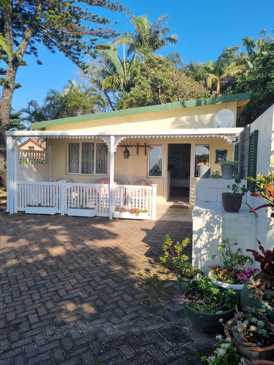 Property building, BBQ facilities, Balcony/Terrace