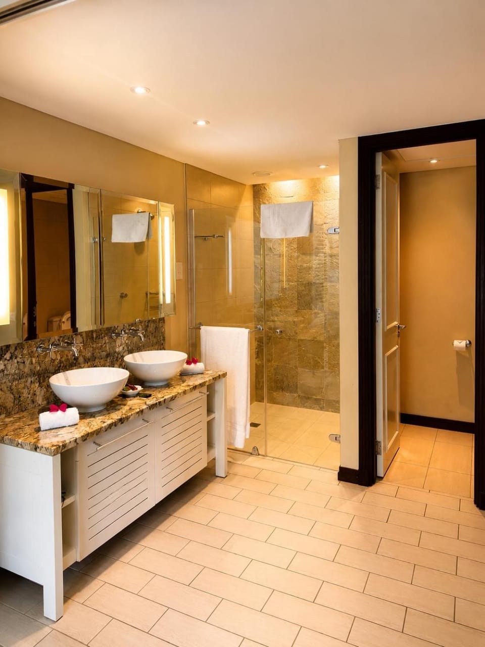 Eden Island Luxury Apartment - White Sand Apartment in Africa