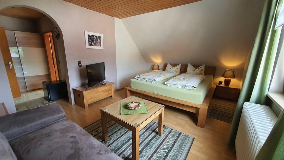 Bed, Photo of the whole room